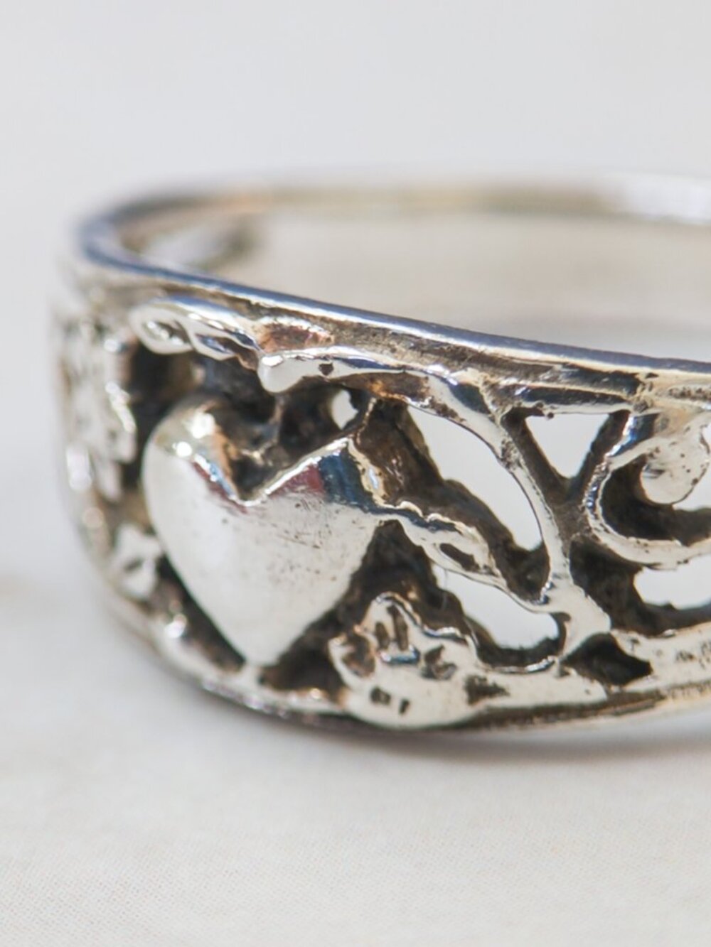 925 Sterling Openwork Heart Vine Band Ring, 7.75 (8.2mm)